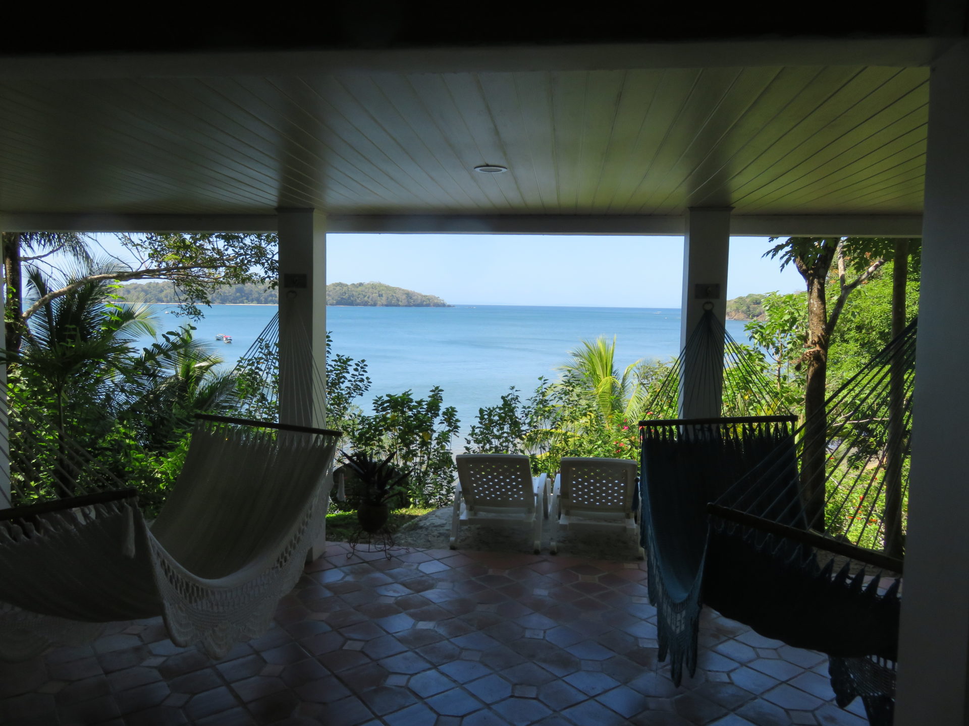 Hammocks on the deck at Coibahouse