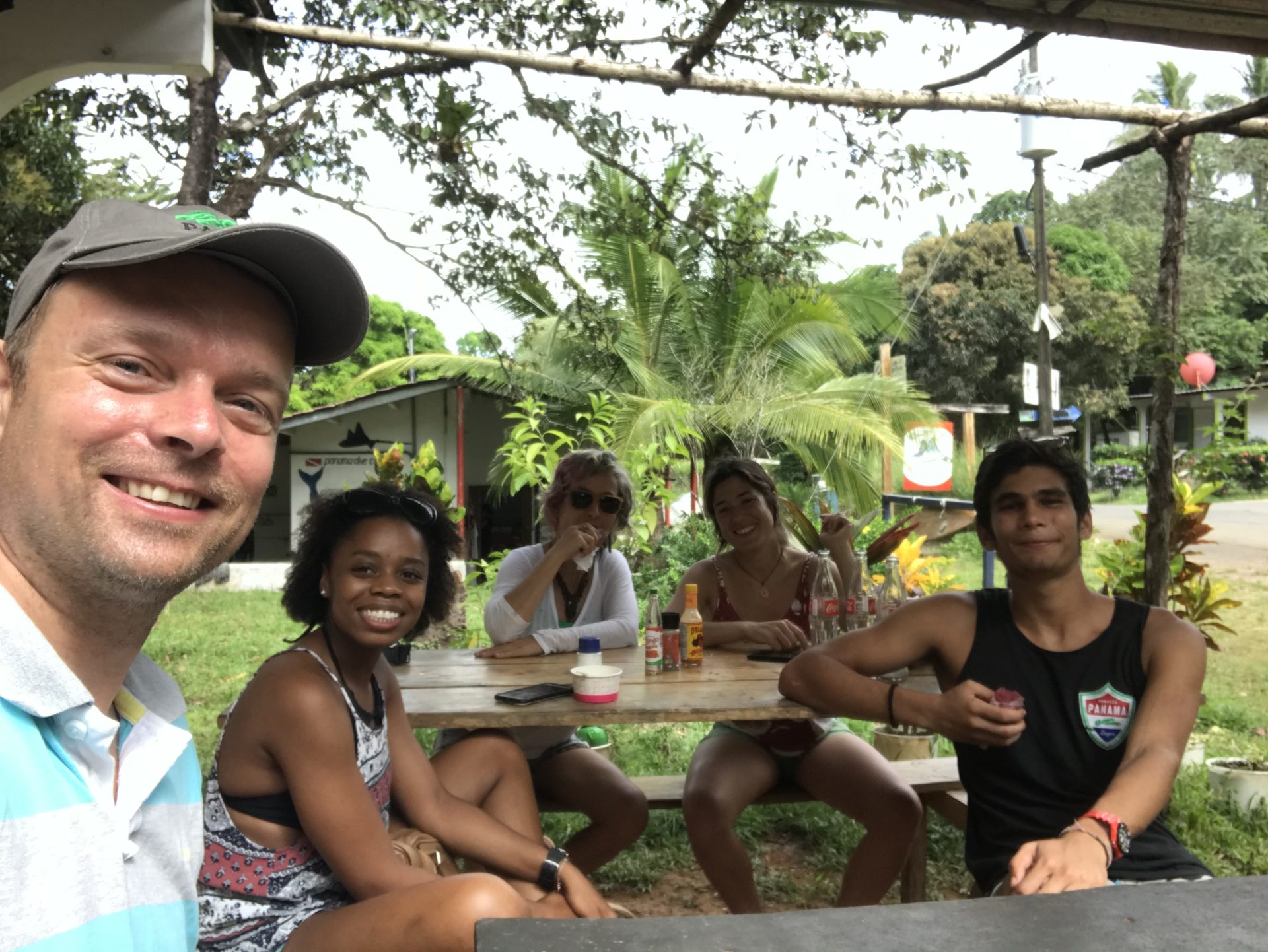 Having lunch with local residents Melissa, Eva, Alba and Mike